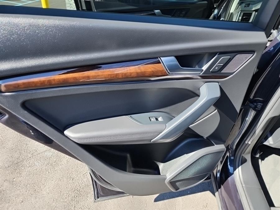 2020 Audi Q5 Premium Plus 45 TFSI quattro, available for sale in Islip, New York | L.I. Auto Gallery. Islip, New York 2020 Audi Q5 Premium Plus 45 TFSI quattro, available for sale in Islip, New York | L.I. Auto Gallery. Islip, New York