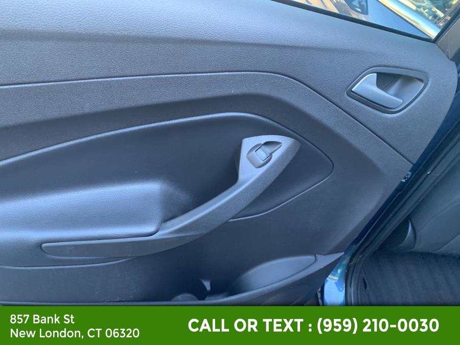 2018 Ford Escape SE 4WD, available for sale in New London, Connecticut | McAvoy Inc dba Town Hill Auto. New London, Connecticut 2018 Ford Escape SE 4WD, available for sale in New London, Connecticut | McAvoy Inc dba Town Hill Auto. New London, Connecticut