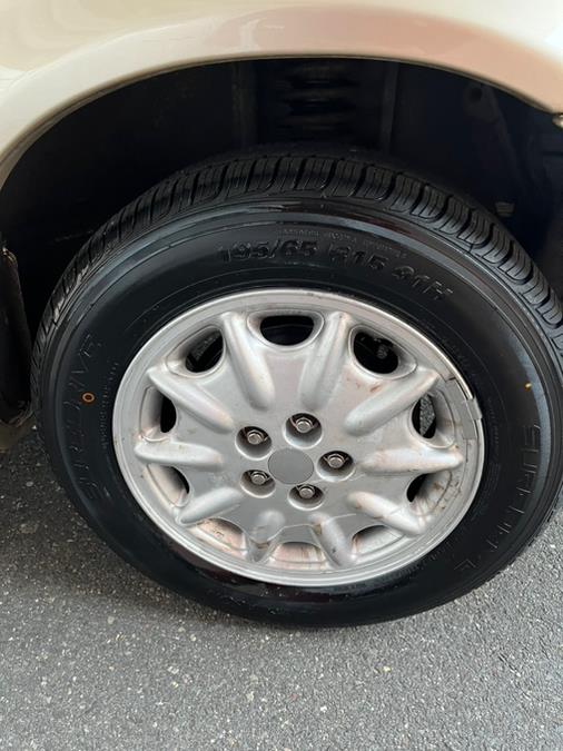 1999 Chrysler Cirrus 4dr Sdn LXi, available for sale in New Britain, Connecticut | Supreme Automotive. New Britain, Connecticut 1999 Chrysler Cirrus 4dr Sdn LXi, available for sale in New Britain, Connecticut | Supreme Automotive. New Britain, Connecticut