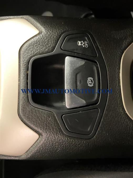 2016 Jeep Renegade 4WD 4dr Limited, available for sale in Naugatuck, Connecticut | J&M Automotive Sls&Svc LLC. Naugatuck, Connecticut 2016 Jeep Renegade 4WD 4dr Limited, available for sale in Naugatuck, Connecticut | J&M Automotive Sls&Svc LLC. Naugatuck, Connecticut