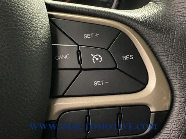 2016 Jeep Renegade 4WD 4dr Limited, available for sale in Naugatuck, Connecticut | J&M Automotive Sls&Svc LLC. Naugatuck, Connecticut 2016 Jeep Renegade 4WD 4dr Limited, available for sale in Naugatuck, Connecticut | J&M Automotive Sls&Svc LLC. Naugatuck, Connecticut