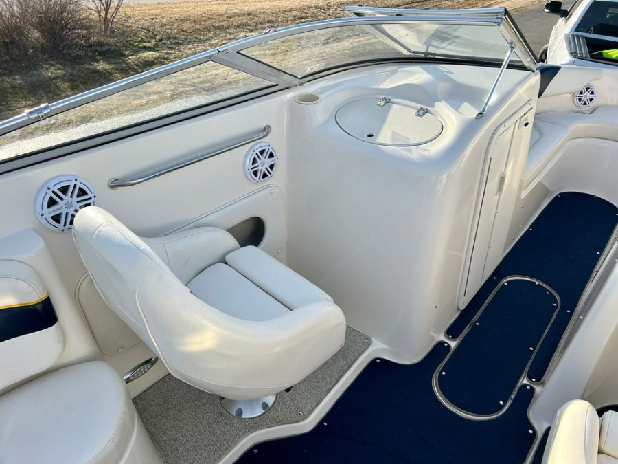 2002 Rinker Captiva 232, available for sale in Darien, Wisconsin | Geneva Motor Cars. Darien, Wisconsin 2002 Rinker Captiva 232, available for sale in Darien, Wisconsin | Geneva Motor Cars. Darien, Wisconsin
