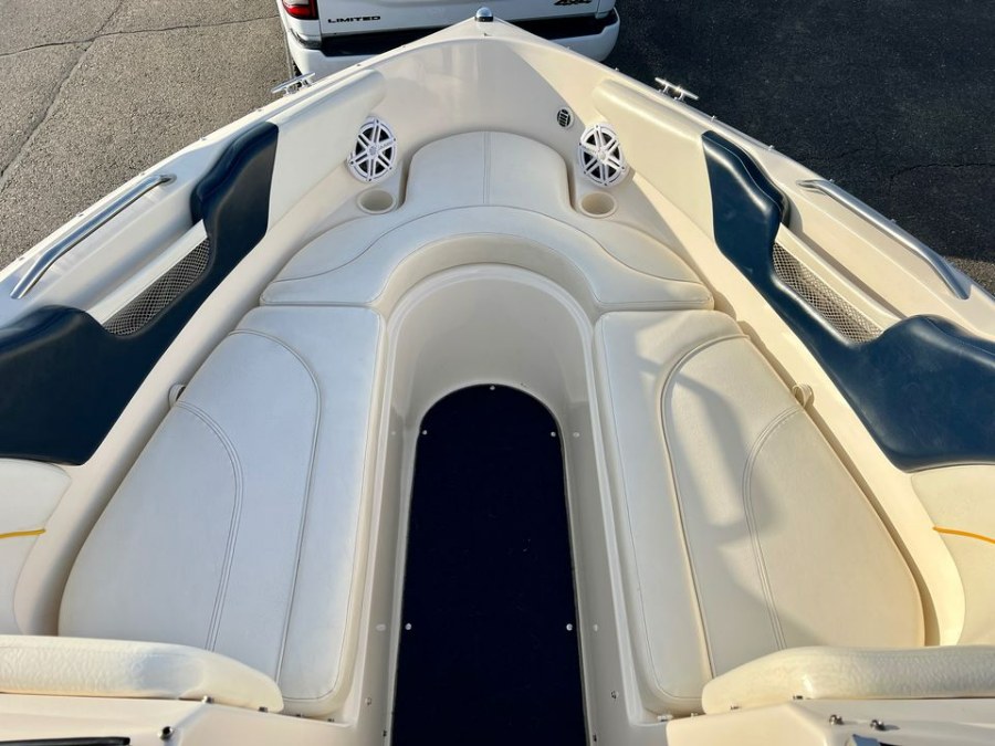 2002 Rinker Captiva 232, available for sale in Darien, Wisconsin | Geneva Motor Cars. Darien, Wisconsin 2002 Rinker Captiva 232, available for sale in Darien, Wisconsin | Geneva Motor Cars. Darien, Wisconsin