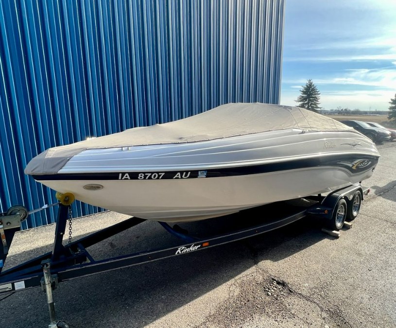 2002 Rinker Captiva 232, available for sale in Darien, Wisconsin | Geneva Motor Cars. Darien, Wisconsin 2002 Rinker Captiva 232, available for sale in Darien, Wisconsin | Geneva Motor Cars. Darien, Wisconsin