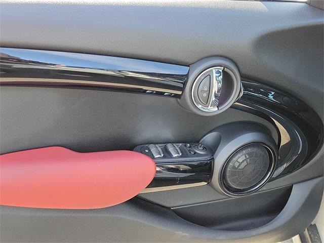2017 Mini Special Editions Base, available for sale in Stratford, Connecticut | Wiz Leasing Inc. Stratford, Connecticut 2017 Mini Special Editions Base, available for sale in Stratford, Connecticut | Wiz Leasing Inc. Stratford, Connecticut