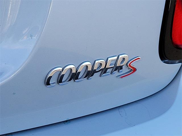 2017 Mini Special Editions Base, available for sale in Stratford, Connecticut | Wiz Leasing Inc. Stratford, Connecticut 2017 Mini Special Editions Base, available for sale in Stratford, Connecticut | Wiz Leasing Inc. Stratford, Connecticut