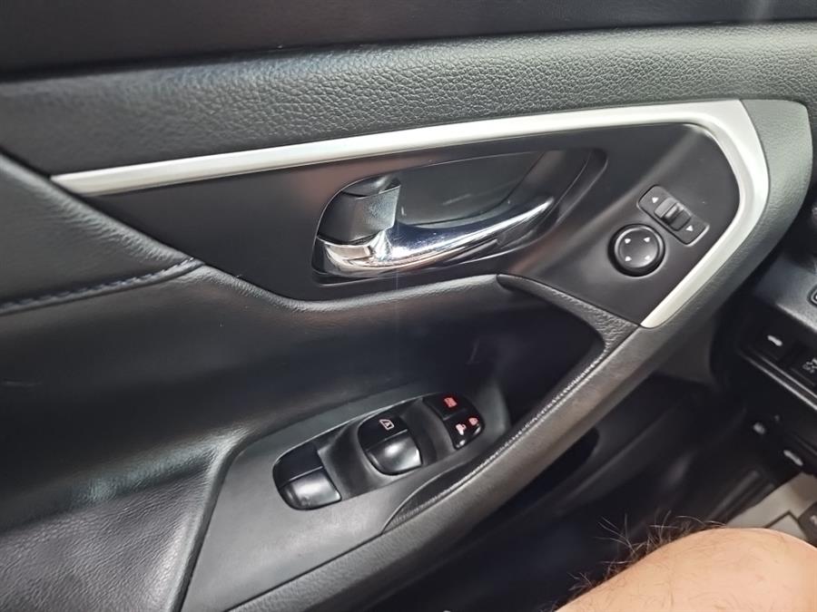 2017 Nissan Altima 2.5 SR Sedan, available for sale in West Haven, Connecticut | Auto Fair Inc.. West Haven, Connecticut 2017 Nissan Altima 2.5 SR Sedan, available for sale in West Haven, Connecticut | Auto Fair Inc.. West Haven, Connecticut