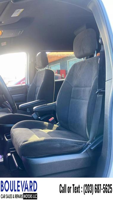 2017 Dodge Grand Caravan Passenger SE Plus Minivan 4D, available for sale in New Haven, Connecticut | Boulevard Motors LLC. New Haven, Connecticut 2017 Dodge Grand Caravan Passenger SE Plus Minivan 4D, available for sale in New Haven, Connecticut | Boulevard Motors LLC. New Haven, Connecticut