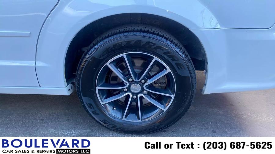2017 Dodge Grand Caravan Passenger SE Plus Minivan 4D, available for sale in New Haven, Connecticut | Boulevard Motors LLC. New Haven, Connecticut 2017 Dodge Grand Caravan Passenger SE Plus Minivan 4D, available for sale in New Haven, Connecticut | Boulevard Motors LLC. New Haven, Connecticut