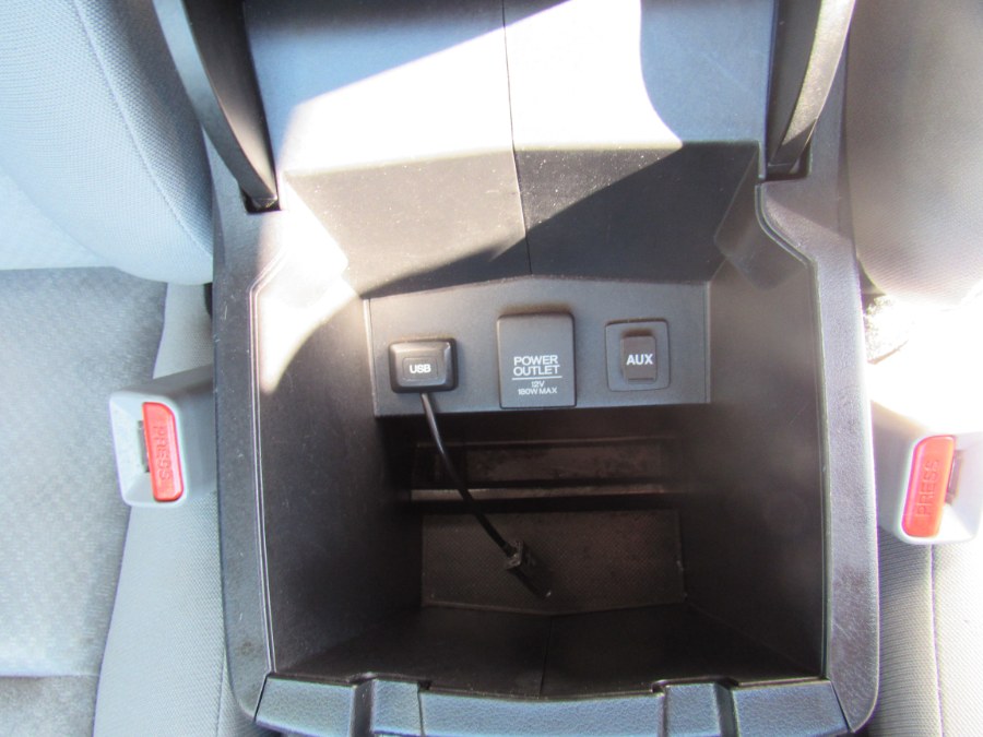 2015 Honda CR-V LX, available for sale in Worcester, Massachusetts | Hilario's Auto Sales Inc.. Worcester, Massachusetts 2015 Honda CR-V LX, available for sale in Worcester, Massachusetts | Hilario's Auto Sales Inc.. Worcester, Massachusetts