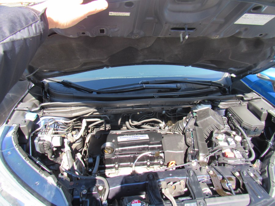 2015 Honda CR-V LX, available for sale in Worcester, Massachusetts | Hilario's Auto Sales Inc.. Worcester, Massachusetts 2015 Honda CR-V LX, available for sale in Worcester, Massachusetts | Hilario's Auto Sales Inc.. Worcester, Massachusetts