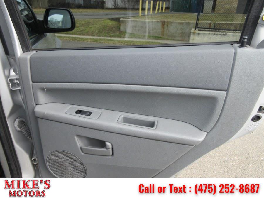 2007 Jeep Grand Cherokee 4WD 4dr Laredo, available for sale in Stratford, Connecticut | Mike's Motors LLC. Stratford, Connecticut 2007 Jeep Grand Cherokee 4WD 4dr Laredo, available for sale in Stratford, Connecticut | Mike's Motors LLC. Stratford, Connecticut