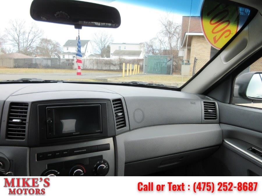 2007 Jeep Grand Cherokee 4WD 4dr Laredo, available for sale in Stratford, Connecticut | Mike's Motors LLC. Stratford, Connecticut 2007 Jeep Grand Cherokee 4WD 4dr Laredo, available for sale in Stratford, Connecticut | Mike's Motors LLC. Stratford, Connecticut