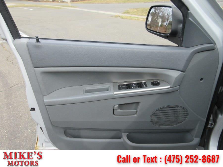 2007 Jeep Grand Cherokee 4WD 4dr Laredo, available for sale in Stratford, Connecticut | Mike's Motors LLC. Stratford, Connecticut 2007 Jeep Grand Cherokee 4WD 4dr Laredo, available for sale in Stratford, Connecticut | Mike's Motors LLC. Stratford, Connecticut