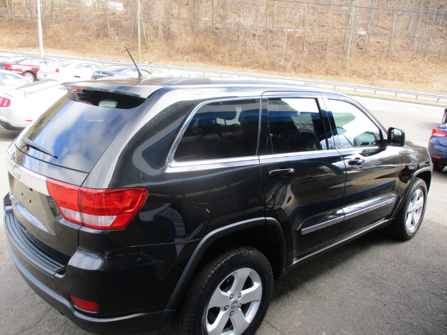 2013 Jeep Grand Cherokee 4WD 4dr Laredo, available for sale in Meriden, Connecticut | Cos Central Auto. Meriden, Connecticut 2013 Jeep Grand Cherokee 4WD 4dr Laredo, available for sale in Meriden, Connecticut | Cos Central Auto. Meriden, Connecticut