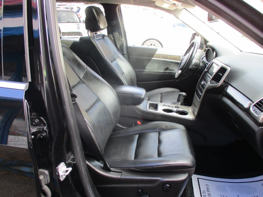 2013 Jeep Grand Cherokee 4WD 4dr Laredo, available for sale in Meriden, Connecticut | Cos Central Auto. Meriden, Connecticut 2013 Jeep Grand Cherokee 4WD 4dr Laredo, available for sale in Meriden, Connecticut | Cos Central Auto. Meriden, Connecticut