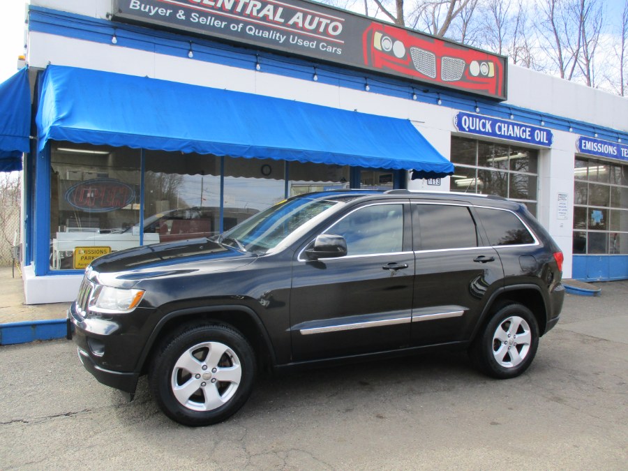 2013 Jeep Grand Cherokee 4WD 4dr Laredo, available for sale in Meriden, Connecticut | Cos Central Auto. Meriden, Connecticut 2013 Jeep Grand Cherokee 4WD 4dr Laredo, available for sale in Meriden, Connecticut | Cos Central Auto. Meriden, Connecticut