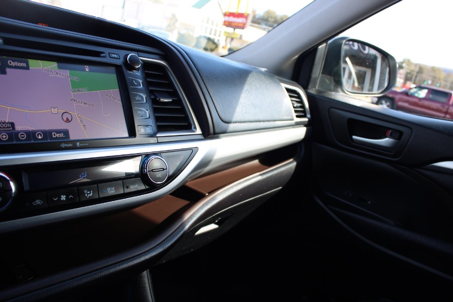 2015 Toyota Highlander AWD 4dr V6 XLE (Natl), available for sale in Plantsville, Connecticut | Auto House of Luxury. Plantsville, Connecticut 2015 Toyota Highlander AWD 4dr V6 XLE (Natl), available for sale in Plantsville, Connecticut | Auto House of Luxury. Plantsville, Connecticut