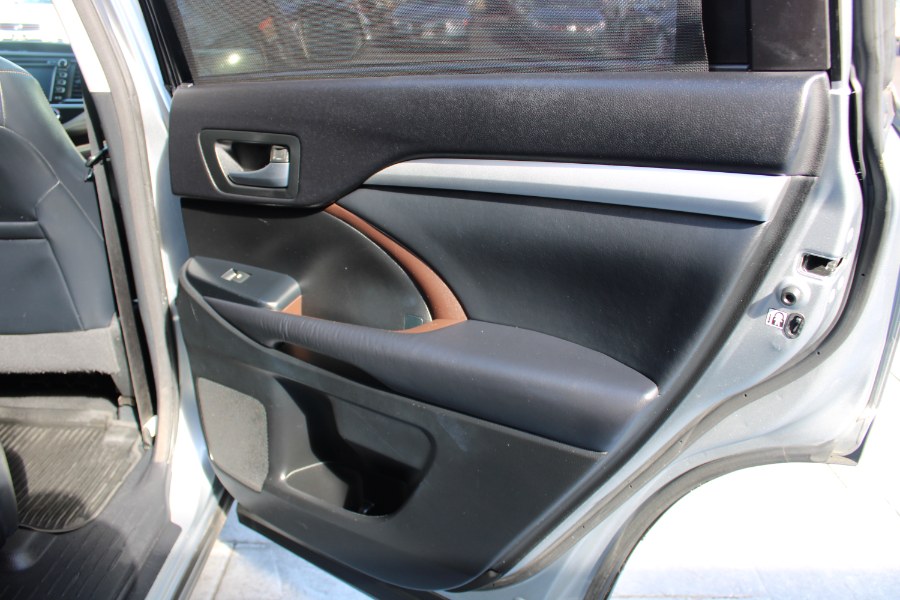 2015 Toyota Highlander AWD 4dr V6 XLE (Natl), available for sale in Plantsville, Connecticut | Auto House of Luxury. Plantsville, Connecticut 2015 Toyota Highlander AWD 4dr V6 XLE (Natl), available for sale in Plantsville, Connecticut | Auto House of Luxury. Plantsville, Connecticut