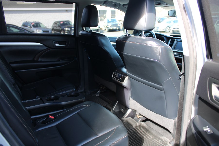 2015 Toyota Highlander AWD 4dr V6 XLE (Natl), available for sale in Plantsville, Connecticut | Auto House of Luxury. Plantsville, Connecticut 2015 Toyota Highlander AWD 4dr V6 XLE (Natl), available for sale in Plantsville, Connecticut | Auto House of Luxury. Plantsville, Connecticut