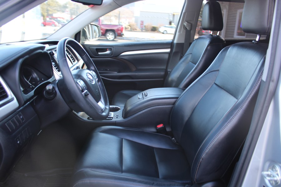 2015 Toyota Highlander AWD 4dr V6 XLE (Natl), available for sale in Plantsville, Connecticut | Auto House of Luxury. Plantsville, Connecticut 2015 Toyota Highlander AWD 4dr V6 XLE (Natl), available for sale in Plantsville, Connecticut | Auto House of Luxury. Plantsville, Connecticut