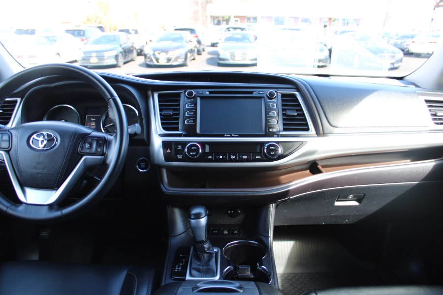 2015 Toyota Highlander AWD 4dr V6 XLE (Natl), available for sale in Plantsville, Connecticut | Auto House of Luxury. Plantsville, Connecticut 2015 Toyota Highlander AWD 4dr V6 XLE (Natl), available for sale in Plantsville, Connecticut | Auto House of Luxury. Plantsville, Connecticut