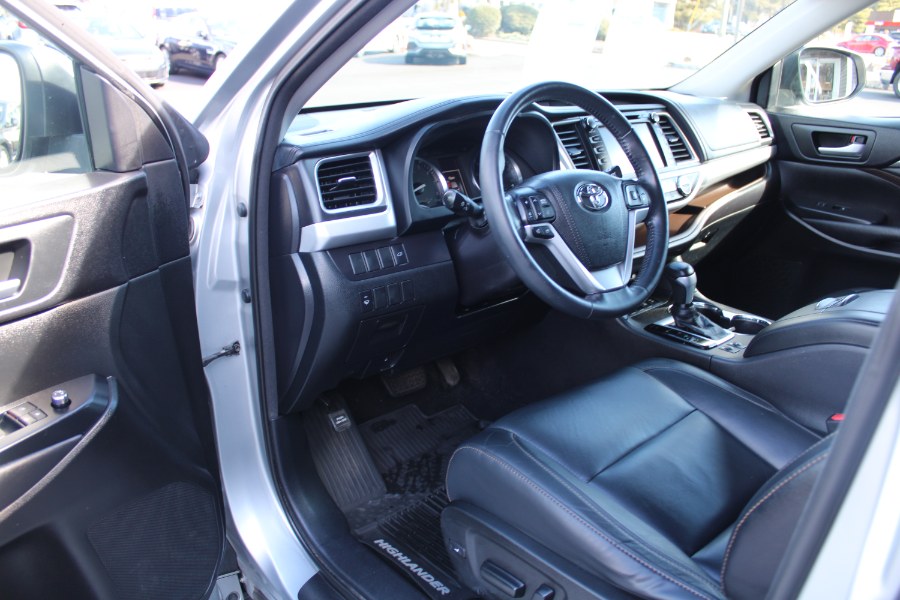2015 Toyota Highlander AWD 4dr V6 XLE (Natl), available for sale in Plantsville, Connecticut | Auto House of Luxury. Plantsville, Connecticut 2015 Toyota Highlander AWD 4dr V6 XLE (Natl), available for sale in Plantsville, Connecticut | Auto House of Luxury. Plantsville, Connecticut