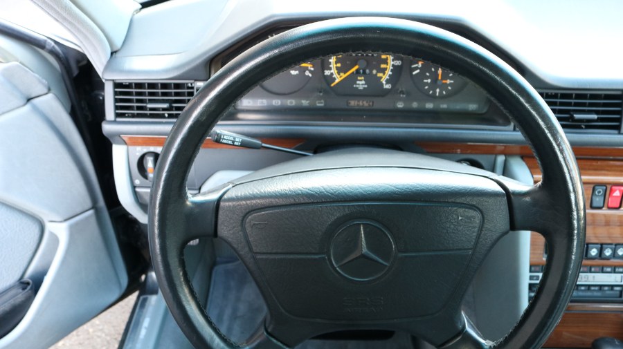 1992 Mercedes-Benz 300 Series 4dr Sedan 300D 2.5 Turbo, available for sale in Bristol, Connecticut | Dealmax Motors LLC. Bristol, Connecticut 1992 Mercedes-Benz 300 Series 4dr Sedan 300D 2.5 Turbo, available for sale in Bristol, Connecticut | Dealmax Motors LLC. Bristol, Connecticut