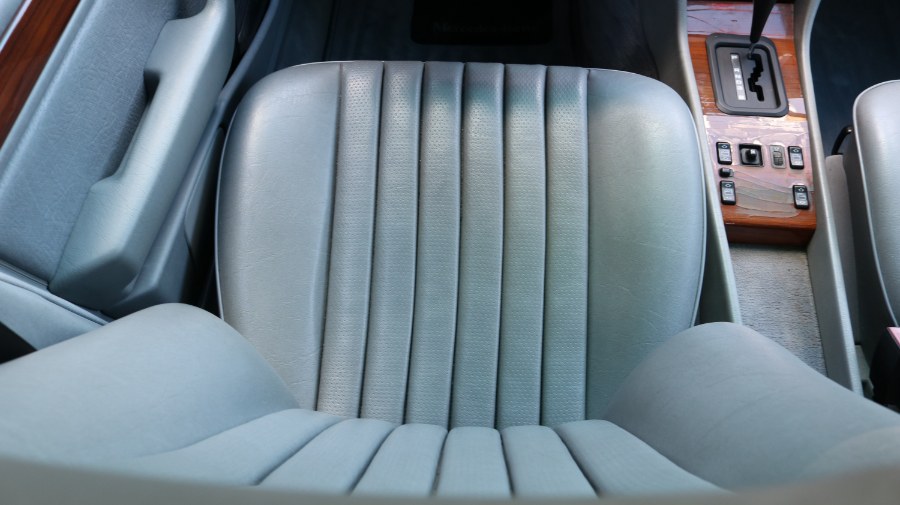 1992 Mercedes-Benz 300 Series 4dr Sedan 300D 2.5 Turbo, available for sale in Bristol, Connecticut | Dealmax Motors LLC. Bristol, Connecticut 1992 Mercedes-Benz 300 Series 4dr Sedan 300D 2.5 Turbo, available for sale in Bristol, Connecticut | Dealmax Motors LLC. Bristol, Connecticut