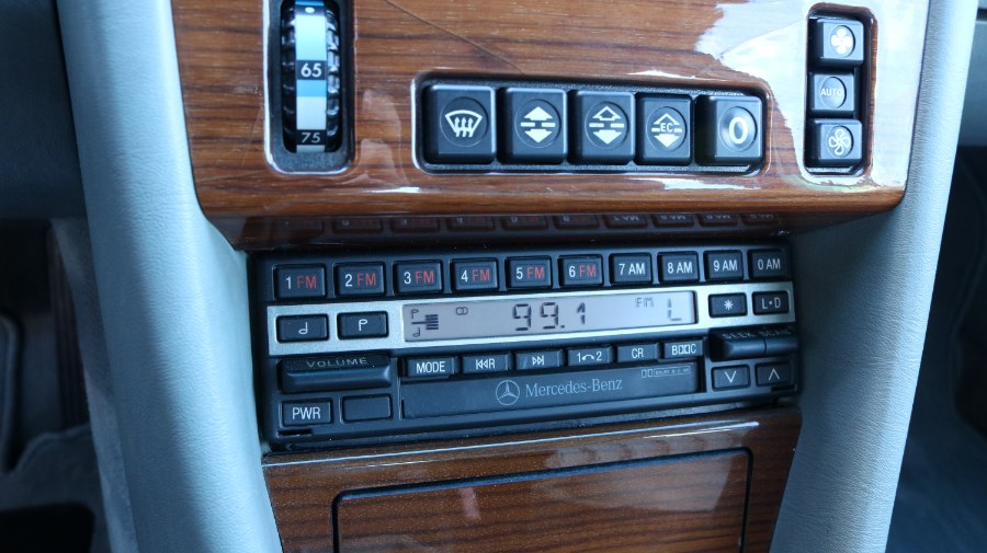 1992 Mercedes-Benz 300 Series 4dr Sedan 300D 2.5 Turbo, available for sale in Bristol, Connecticut | Dealmax Motors LLC. Bristol, Connecticut 1992 Mercedes-Benz 300 Series 4dr Sedan 300D 2.5 Turbo, available for sale in Bristol, Connecticut | Dealmax Motors LLC. Bristol, Connecticut