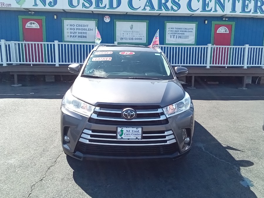 2019 Toyota Highlander XLE V6 FWD (Natl), available for sale in Irvington, New Jersey | NJ Used Cars Center. Irvington, New Jersey 2019 Toyota Highlander XLE V6 FWD (Natl), available for sale in Irvington, New Jersey | NJ Used Cars Center. Irvington, New Jersey