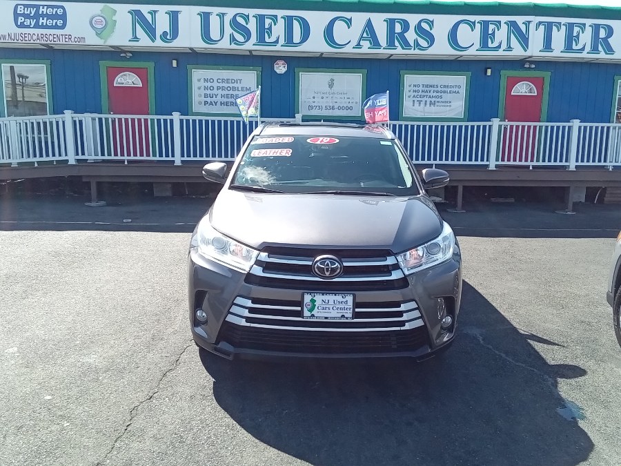 2019 Toyota Highlander XLE V6 FWD (Natl), available for sale in Irvington, New Jersey | NJ Used Cars Center. Irvington, New Jersey 2019 Toyota Highlander XLE V6 FWD (Natl), available for sale in Irvington, New Jersey | NJ Used Cars Center. Irvington, New Jersey
