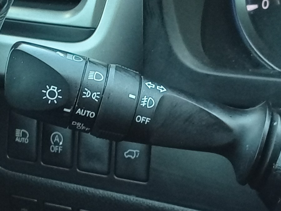 2019 Toyota Highlander XLE V6 FWD (Natl), available for sale in Irvington, New Jersey | NJ Used Cars Center. Irvington, New Jersey 2019 Toyota Highlander XLE V6 FWD (Natl), available for sale in Irvington, New Jersey | NJ Used Cars Center. Irvington, New Jersey