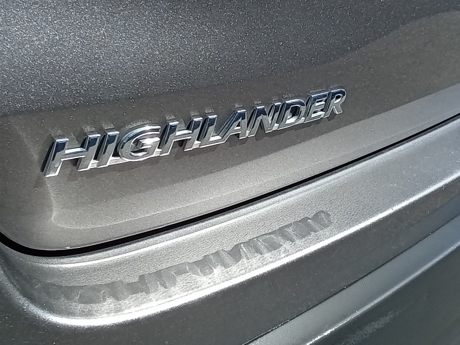 2019 Toyota Highlander XLE V6 FWD (Natl), available for sale in Irvington, New Jersey | NJ Used Cars Center. Irvington, New Jersey 2019 Toyota Highlander XLE V6 FWD (Natl), available for sale in Irvington, New Jersey | NJ Used Cars Center. Irvington, New Jersey
