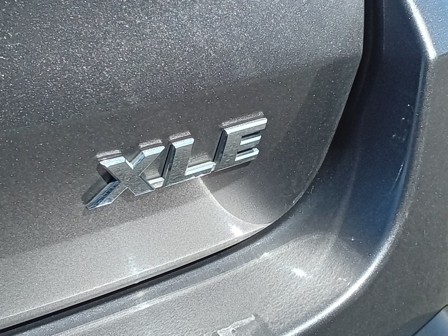 2019 Toyota Highlander XLE V6 FWD (Natl), available for sale in Irvington, New Jersey | NJ Used Cars Center. Irvington, New Jersey 2019 Toyota Highlander XLE V6 FWD (Natl), available for sale in Irvington, New Jersey | NJ Used Cars Center. Irvington, New Jersey