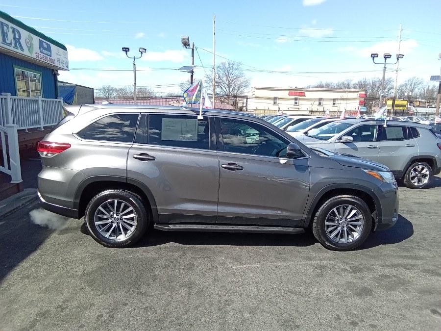 2019 Toyota Highlander XLE V6 FWD (Natl), available for sale in Irvington, New Jersey | NJ Used Cars Center. Irvington, New Jersey 2019 Toyota Highlander XLE V6 FWD (Natl), available for sale in Irvington, New Jersey | NJ Used Cars Center. Irvington, New Jersey