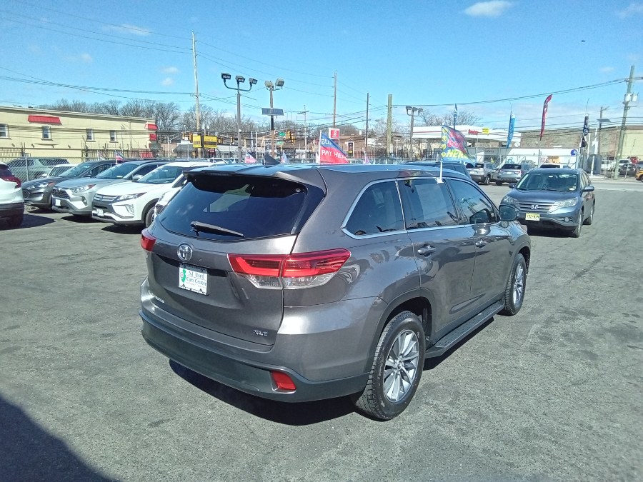 2019 Toyota Highlander XLE V6 FWD (Natl), available for sale in Irvington, New Jersey | NJ Used Cars Center. Irvington, New Jersey 2019 Toyota Highlander XLE V6 FWD (Natl), available for sale in Irvington, New Jersey | NJ Used Cars Center. Irvington, New Jersey
