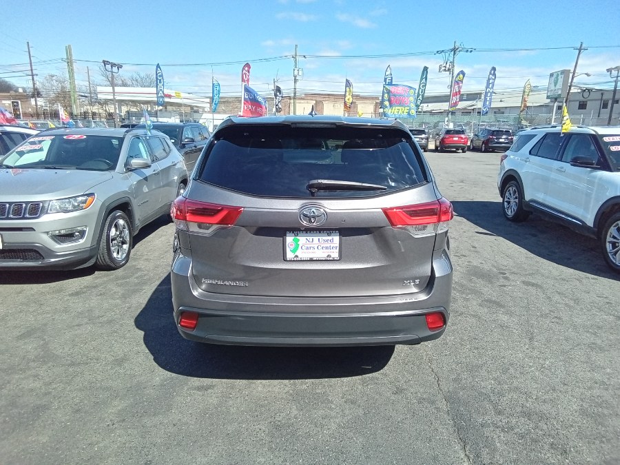 2019 Toyota Highlander XLE V6 FWD (Natl), available for sale in Irvington, New Jersey | NJ Used Cars Center. Irvington, New Jersey 2019 Toyota Highlander XLE V6 FWD (Natl), available for sale in Irvington, New Jersey | NJ Used Cars Center. Irvington, New Jersey