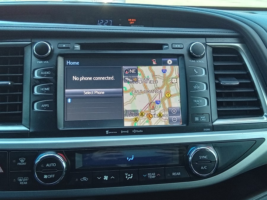 2019 Toyota Highlander XLE V6 FWD (Natl), available for sale in Irvington, New Jersey | NJ Used Cars Center. Irvington, New Jersey 2019 Toyota Highlander XLE V6 FWD (Natl), available for sale in Irvington, New Jersey | NJ Used Cars Center. Irvington, New Jersey