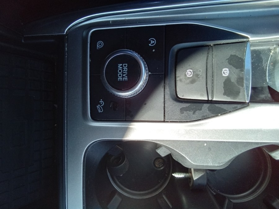 2021 Ford Explorer Limited 4WD, available for sale in Irvington, New Jersey | NJ Used Cars Center. Irvington, New Jersey 2021 Ford Explorer Limited 4WD, available for sale in Irvington, New Jersey | NJ Used Cars Center. Irvington, New Jersey