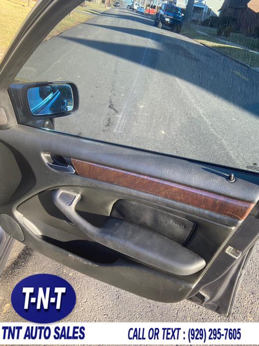 2003 BMW 325 325xi 4dr Sdn AWD, available for sale in Bronx, New York | TNT Auto Sales USA inc. Bronx, New York 2003 BMW 325 325xi 4dr Sdn AWD, available for sale in Bronx, New York | TNT Auto Sales USA inc. Bronx, New York