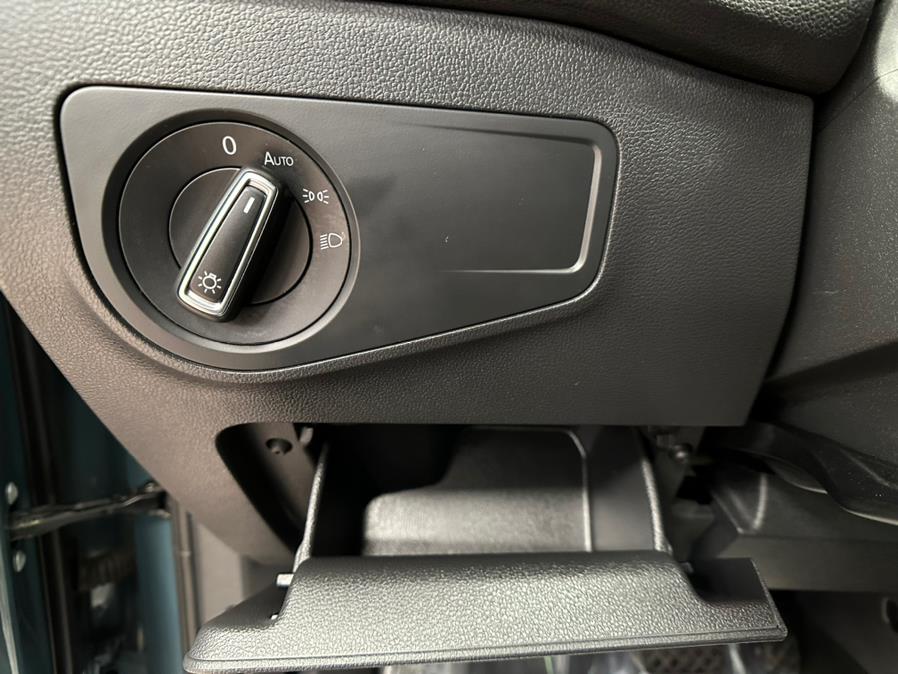 2019 Volkswagen Tiguan 2.0T SE FWD, available for sale in Massapequa Park, New York | Power Motors East. Massapequa Park, New York 2019 Volkswagen Tiguan 2.0T SE FWD, available for sale in Massapequa Park, New York | Power Motors East. Massapequa Park, New York