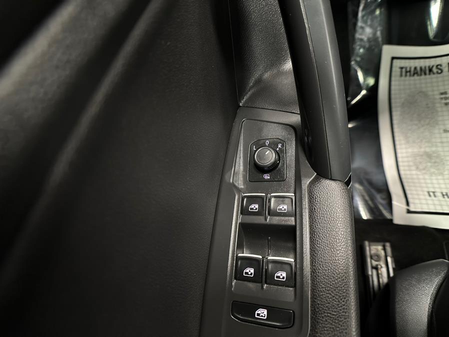 2019 Volkswagen Tiguan 2.0T SE FWD, available for sale in Massapequa Park, New York | Power Motors East. Massapequa Park, New York 2019 Volkswagen Tiguan 2.0T SE FWD, available for sale in Massapequa Park, New York | Power Motors East. Massapequa Park, New York