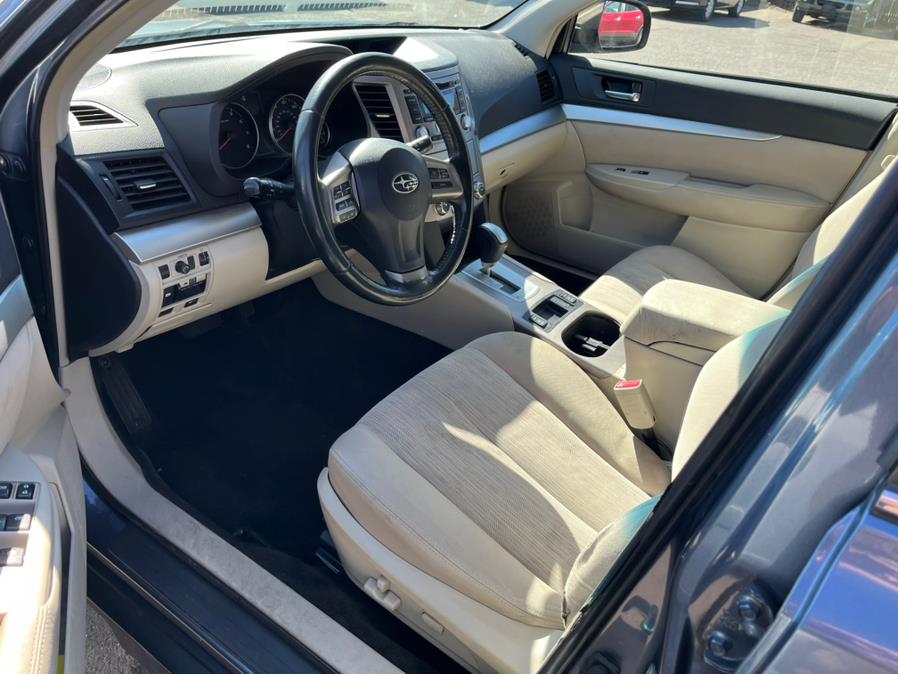 2013 Subaru Outback 4dr Wgn H4 Auto 2.5i Premium, available for sale in East Windsor, Connecticut | CT Car Co LLC. East Windsor, Connecticut 2013 Subaru Outback 4dr Wgn H4 Auto 2.5i Premium, available for sale in East Windsor, Connecticut | CT Car Co LLC. East Windsor, Connecticut