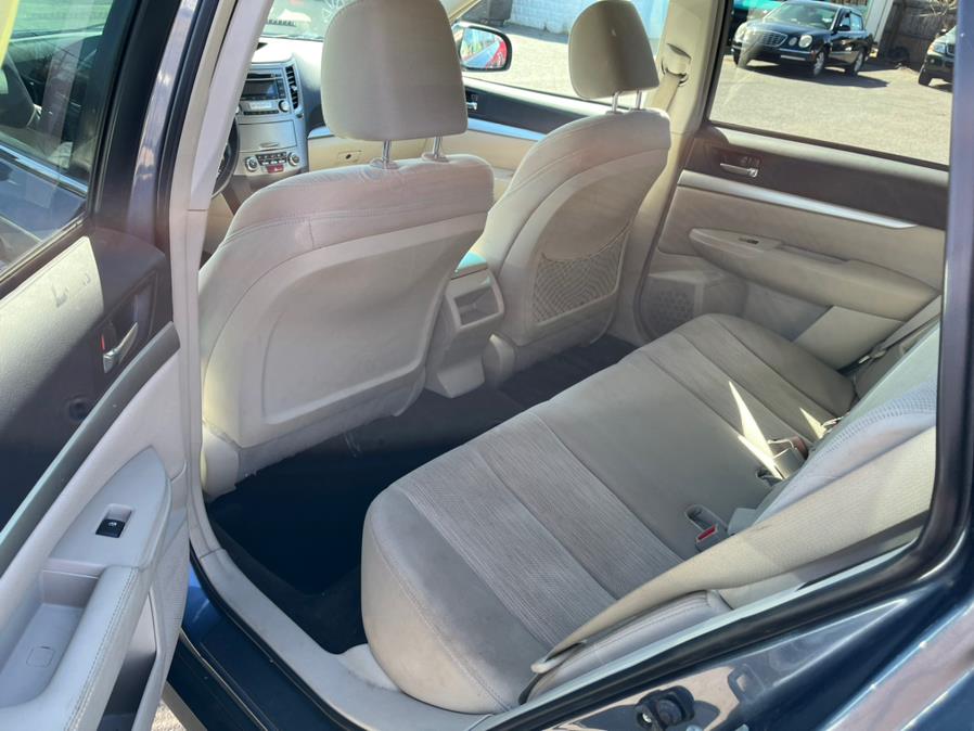 2013 Subaru Outback 4dr Wgn H4 Auto 2.5i Premium, available for sale in East Windsor, Connecticut | CT Car Co LLC. East Windsor, Connecticut 2013 Subaru Outback 4dr Wgn H4 Auto 2.5i Premium, available for sale in East Windsor, Connecticut | CT Car Co LLC. East Windsor, Connecticut