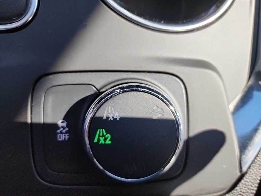 2020 Chevrolet Traverse AWD 4dr LT Leather, available for sale in Islip, New York | L.I. Auto Gallery. Islip, New York 2020 Chevrolet Traverse AWD 4dr LT Leather, available for sale in Islip, New York | L.I. Auto Gallery. Islip, New York