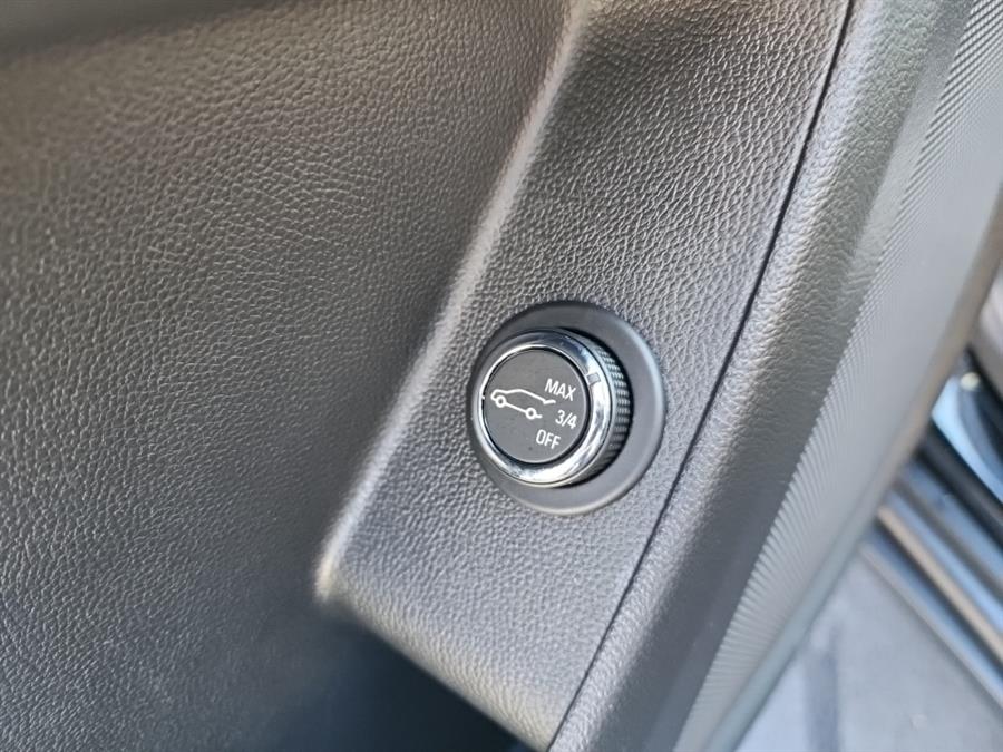 2020 Chevrolet Traverse AWD 4dr LT Leather, available for sale in Islip, New York | L.I. Auto Gallery. Islip, New York 2020 Chevrolet Traverse AWD 4dr LT Leather, available for sale in Islip, New York | L.I. Auto Gallery. Islip, New York