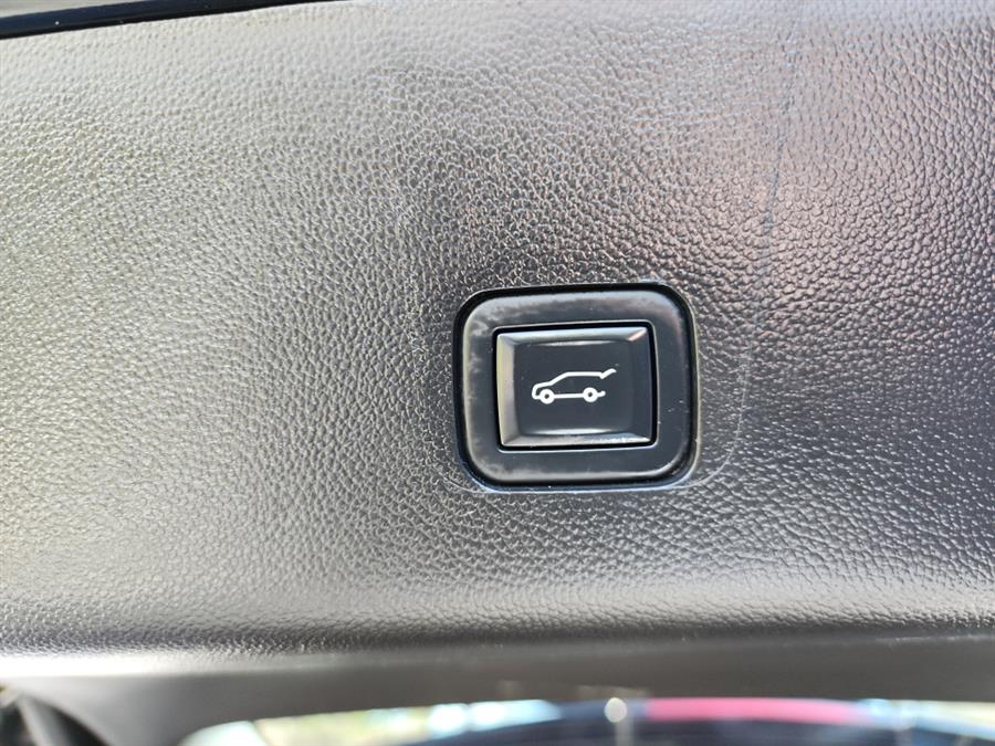2020 Chevrolet Traverse AWD 4dr LT Leather, available for sale in Islip, New York | L.I. Auto Gallery. Islip, New York 2020 Chevrolet Traverse AWD 4dr LT Leather, available for sale in Islip, New York | L.I. Auto Gallery. Islip, New York