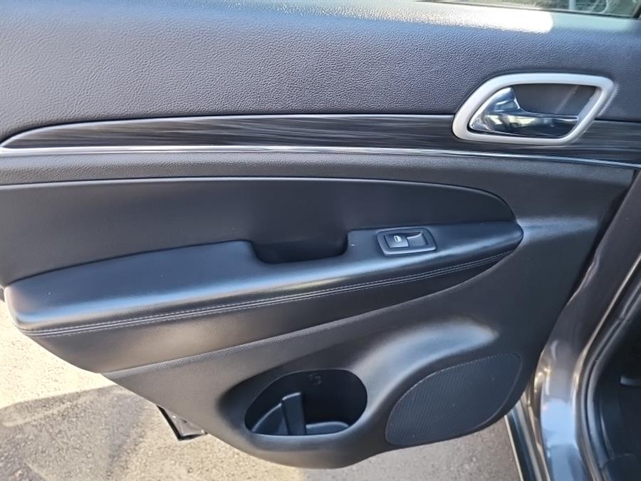 2019 Jeep Grand Cherokee Limited 4x4, available for sale in Islip, New York | L.I. Auto Gallery. Islip, New York 2019 Jeep Grand Cherokee Limited 4x4, available for sale in Islip, New York | L.I. Auto Gallery. Islip, New York