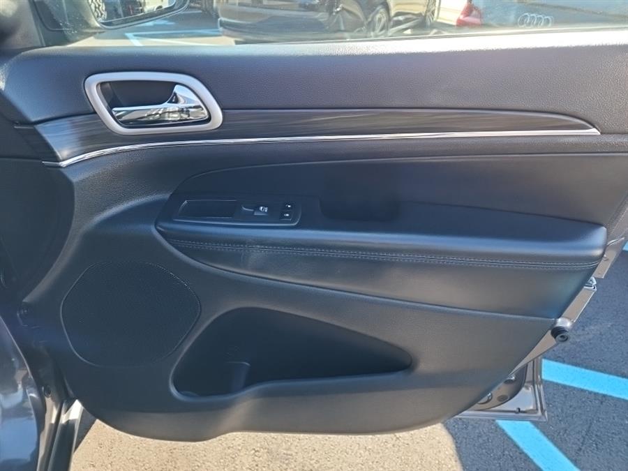 2019 Jeep Grand Cherokee Limited 4x4, available for sale in Islip, New York | L.I. Auto Gallery. Islip, New York 2019 Jeep Grand Cherokee Limited 4x4, available for sale in Islip, New York | L.I. Auto Gallery. Islip, New York